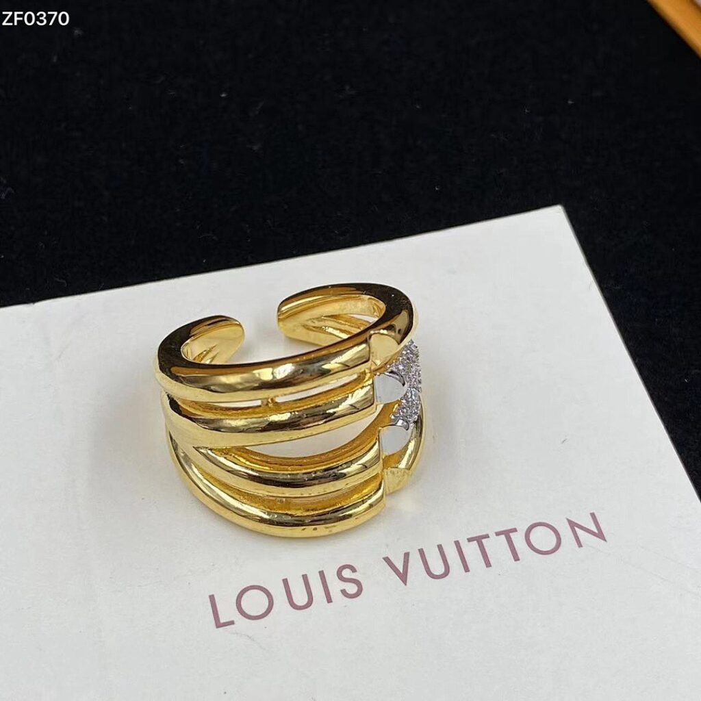 Louis Vuitton Jewelry Style 45