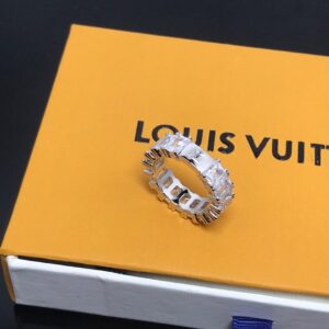 Louis Vuitton Jewelry Style 50