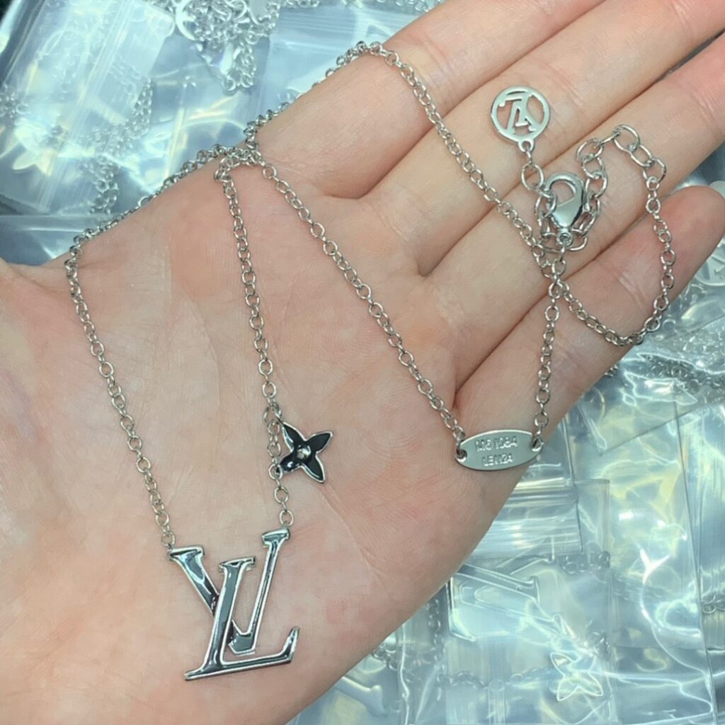 Louis Vuitton Jewelry Style 45