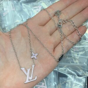 Louis Vuitton Jewelry Style 45