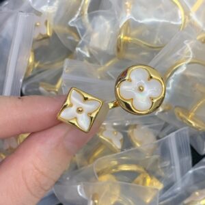 Louis Vuitton Jewelry Style 45