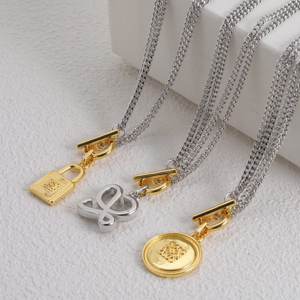 Loewe Necklace Style 50