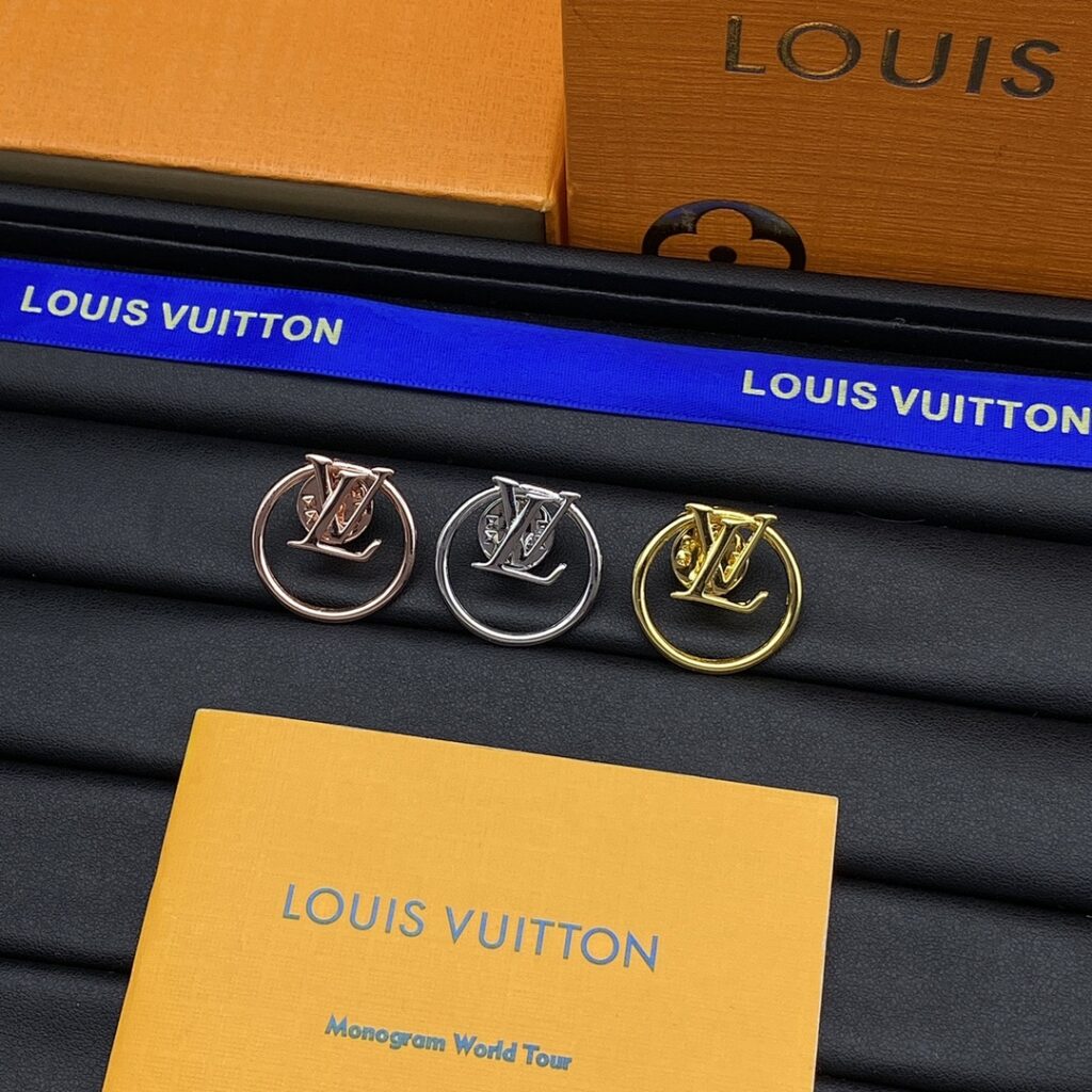 Louis Vuitton Brooch Style 35