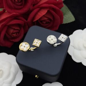Louis Vuitton Jewelry Style 40