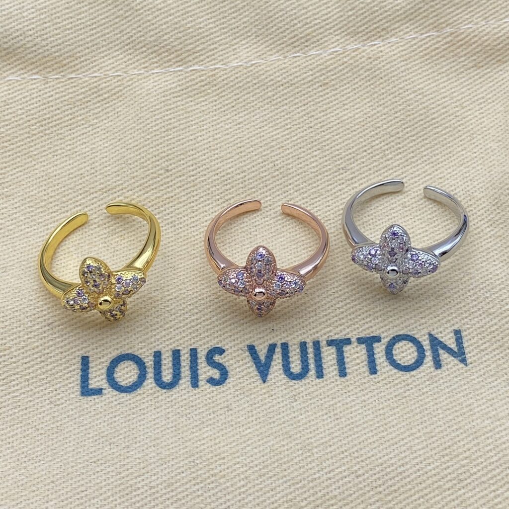Louis Vuitton Jewelry Style 37
