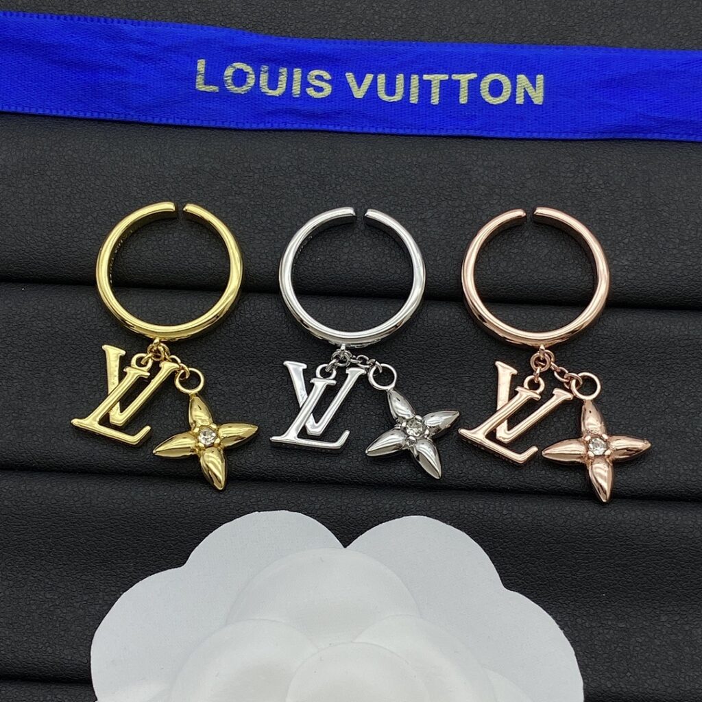 Louis Vuitton Jewelry Style 37