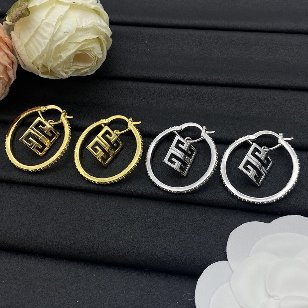 Givenchy Jewelry Style 45