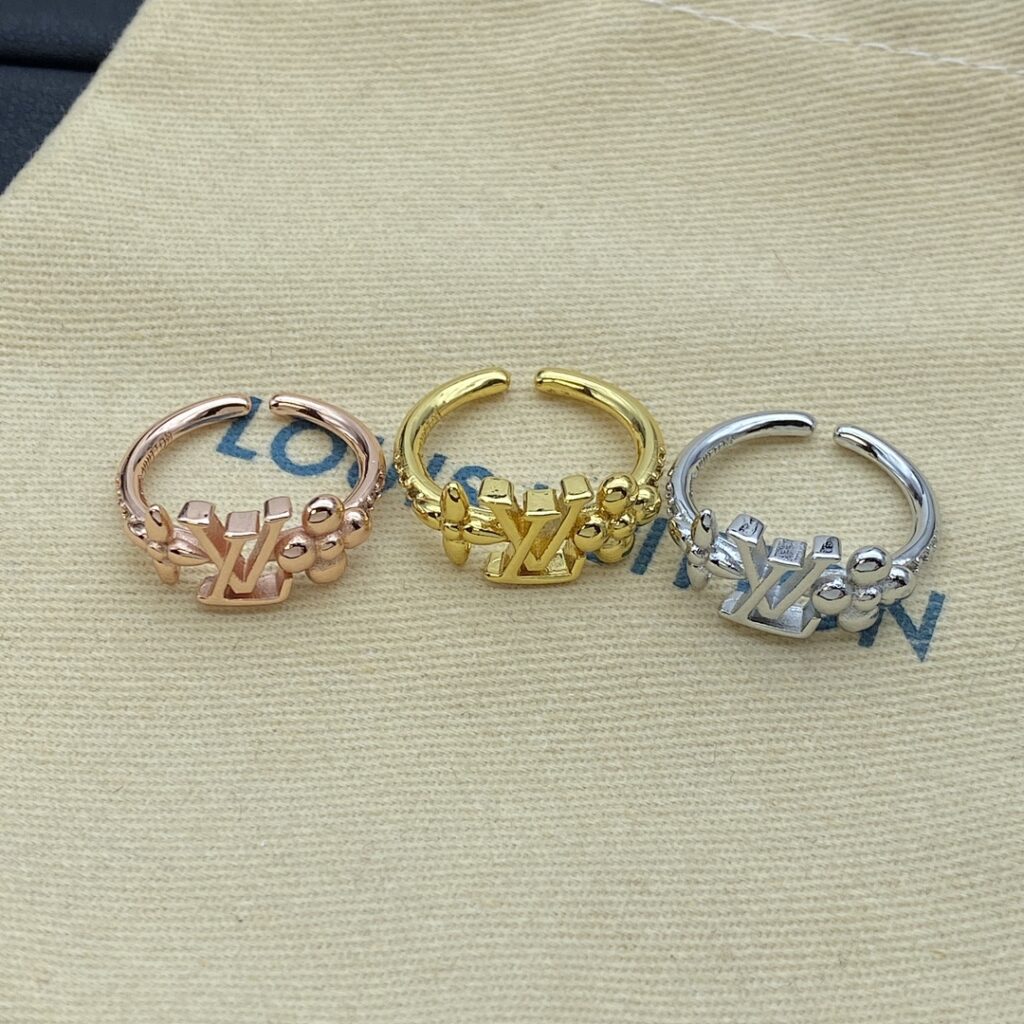 Louis Vuitton Jewelry Style 35