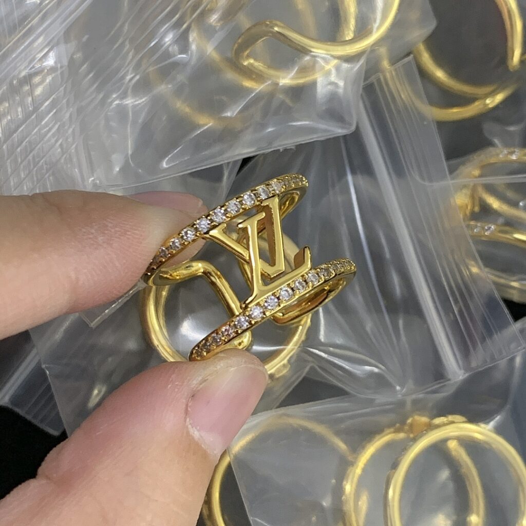 Louis Vuitton Jewelry Style 37