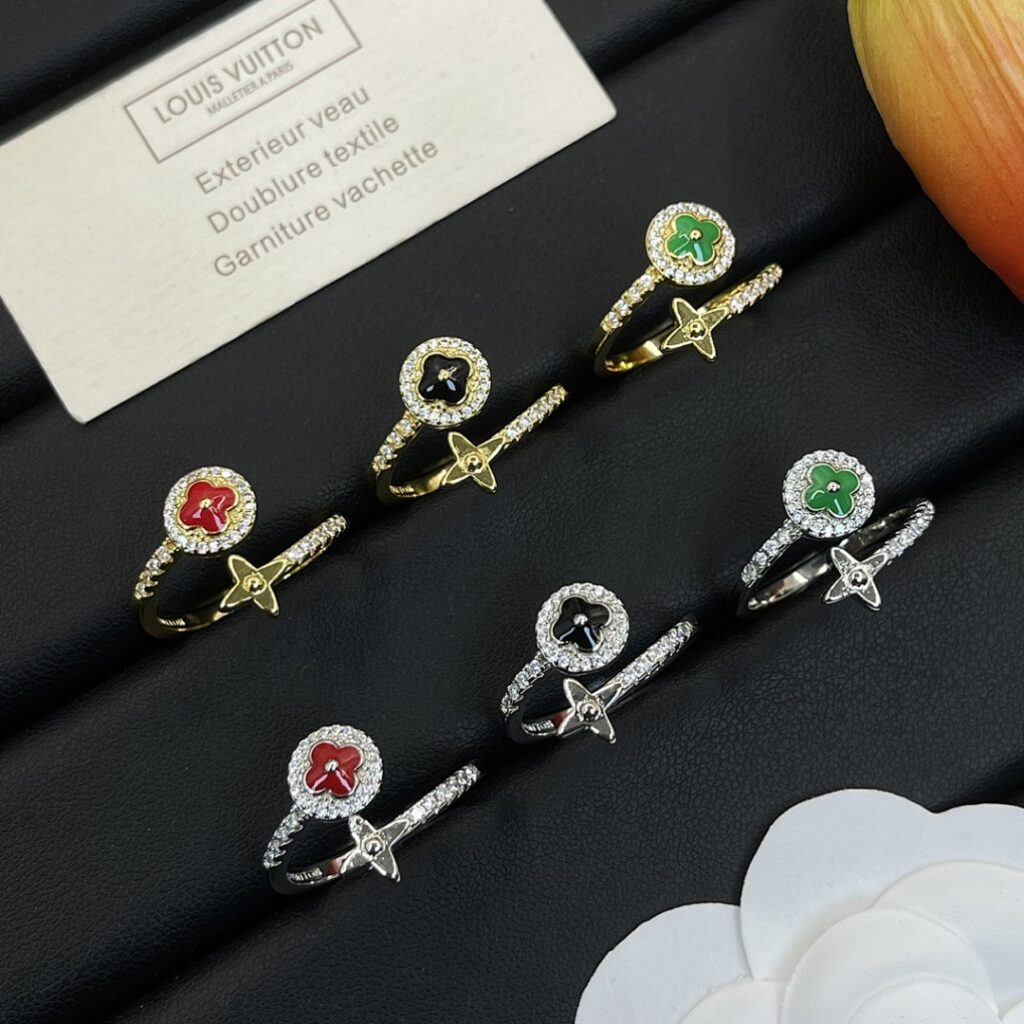 Louis Vuitton Jewelry Style 35