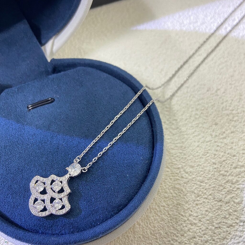 Jewelry Style 50
