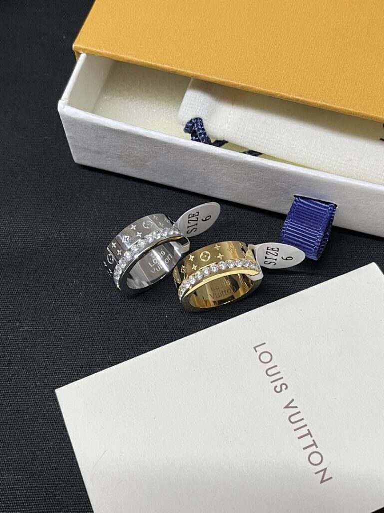 Louis Vuitton Jewelry Style 40