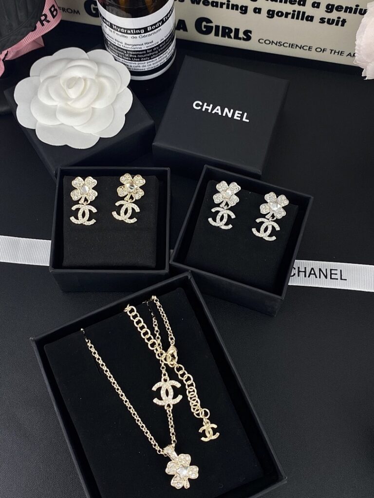 Chanel Jewelry Style 55