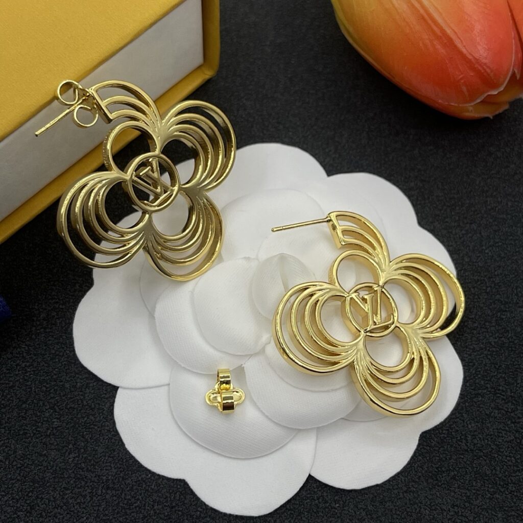 Louis Vuitton Jewelry Style 45