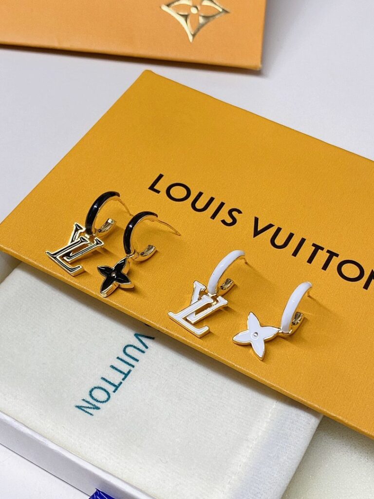 Louis Vuitton Jewelry Style 40