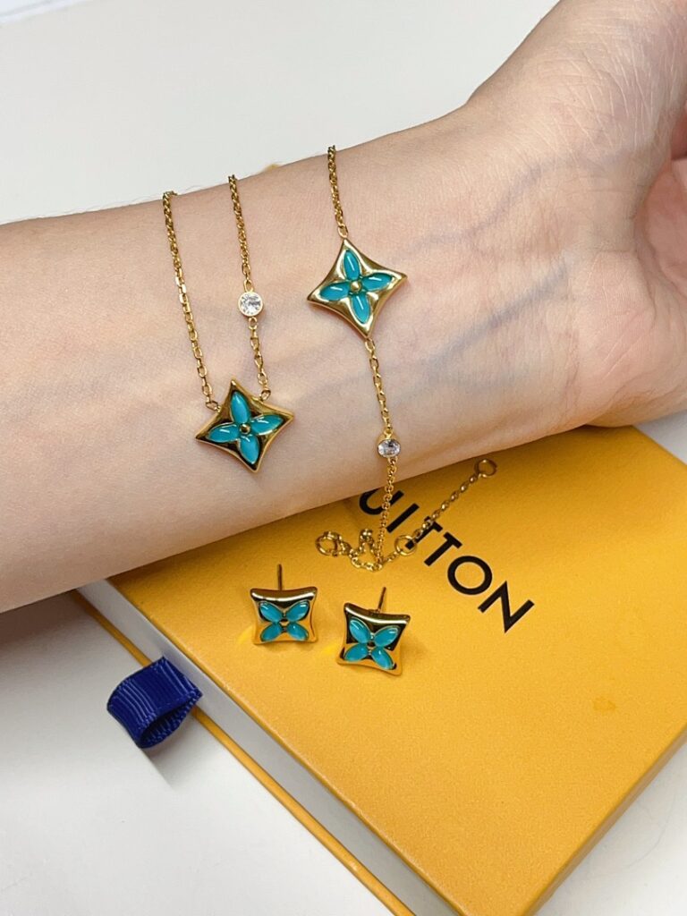 Louis Vuitton Necklace Style 40 40 40