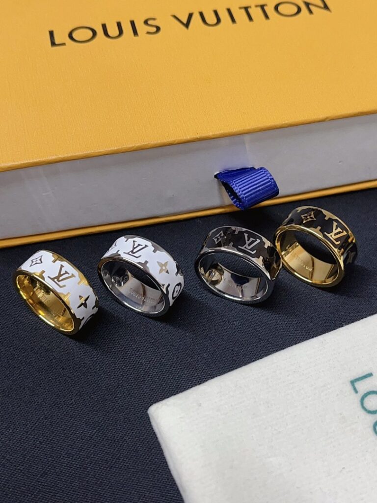 Louis Vuitton Jewelry Style 40 size6789