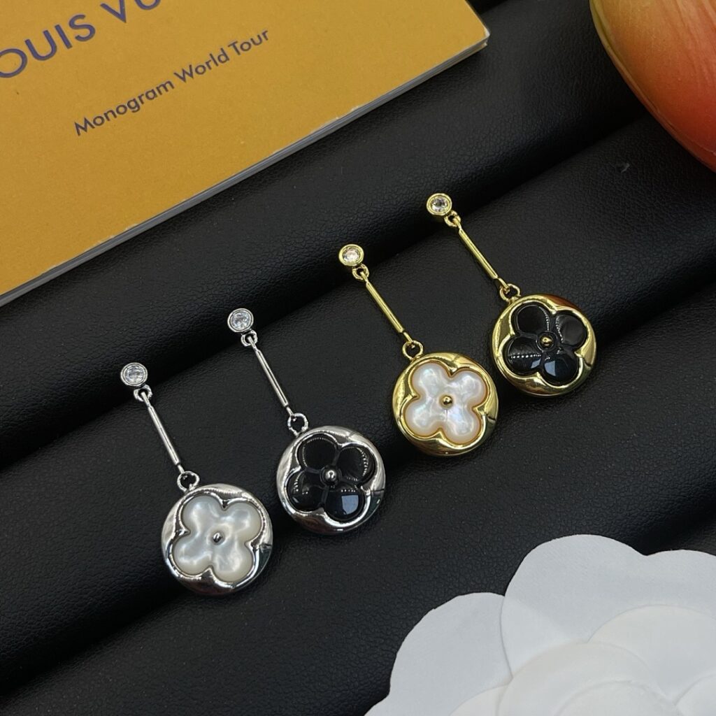 Louis Vuitton Jewelry Style 40
