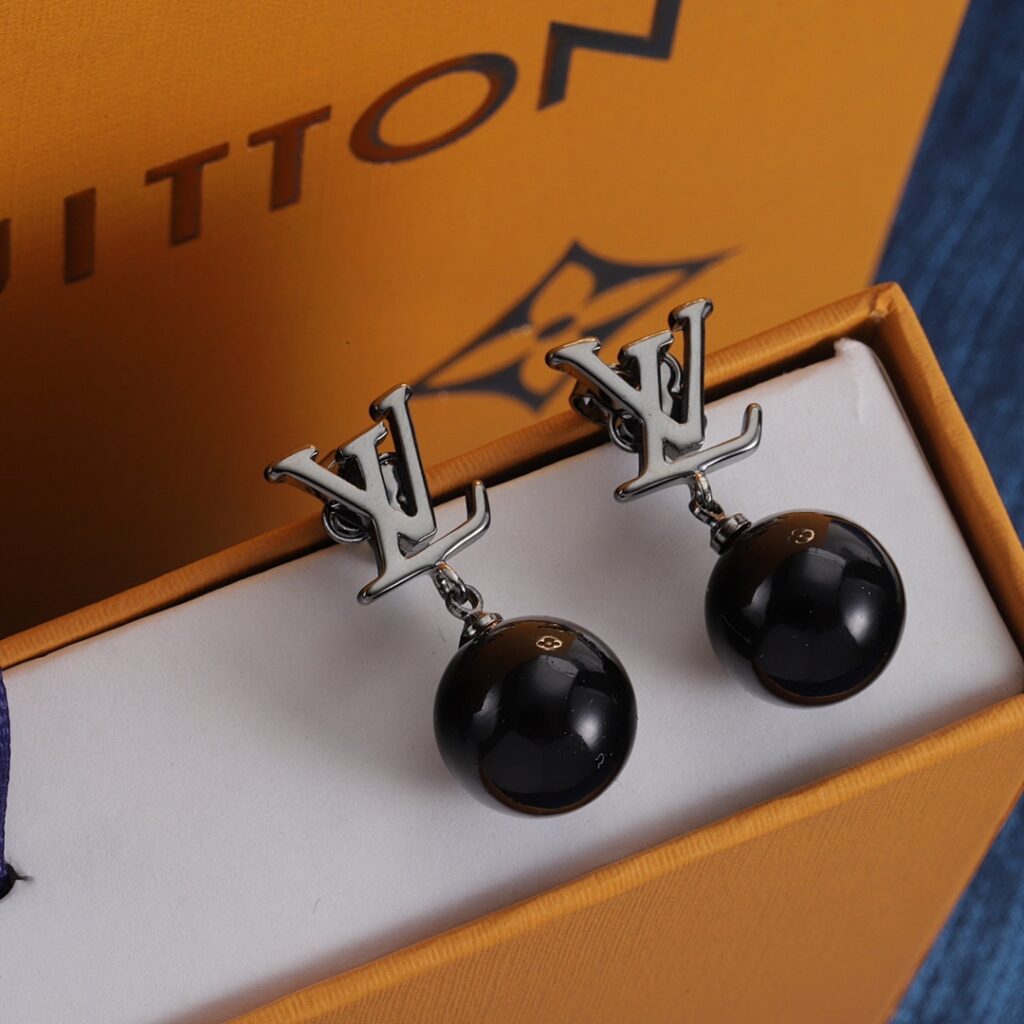 Louis Vuitton Jewelry Style 35
