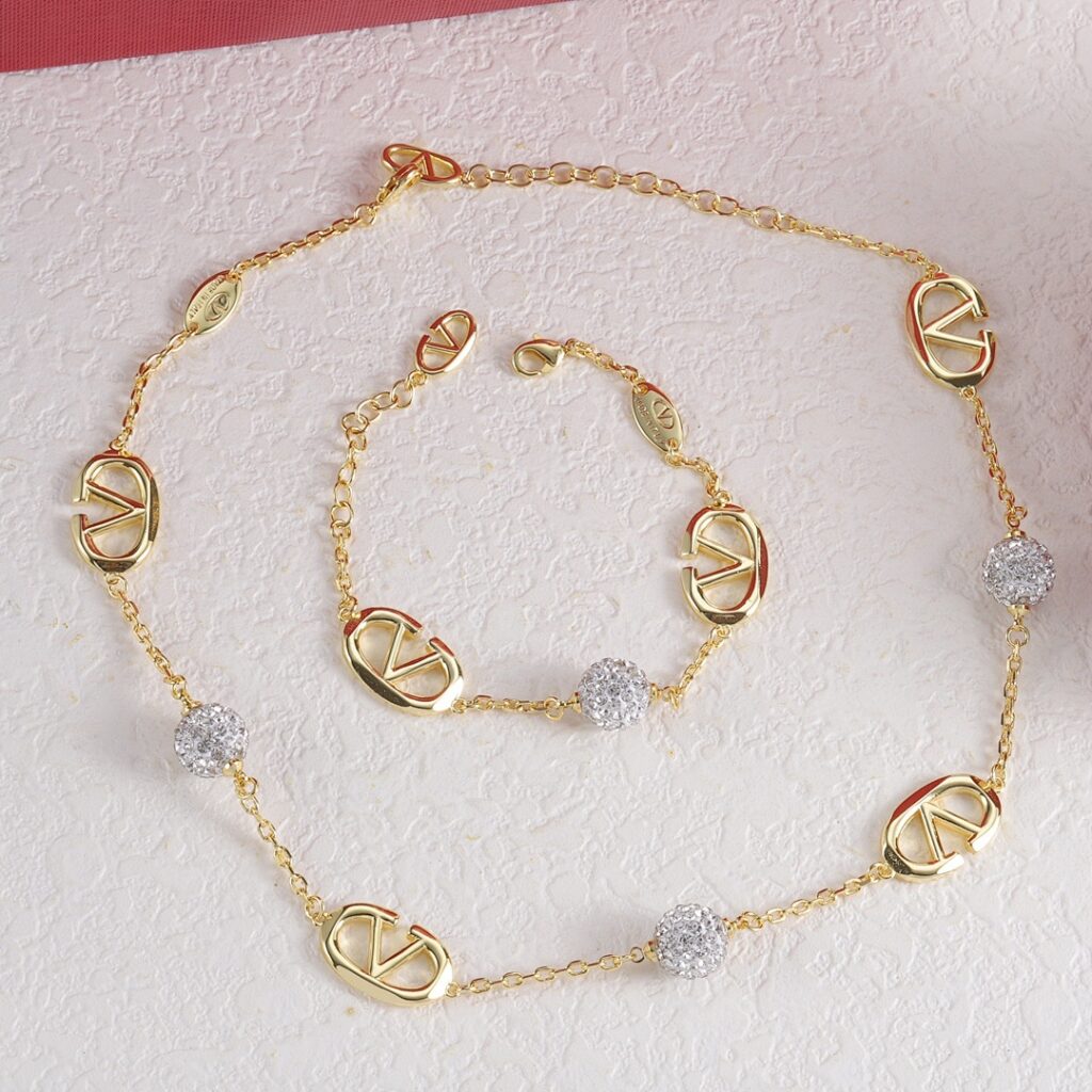 Valentino Necklace Style 55 45