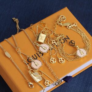 Louis Vuitton Jewelry Style 110