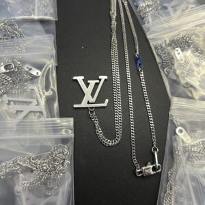 Louis Vuitton Jewelry Style 45