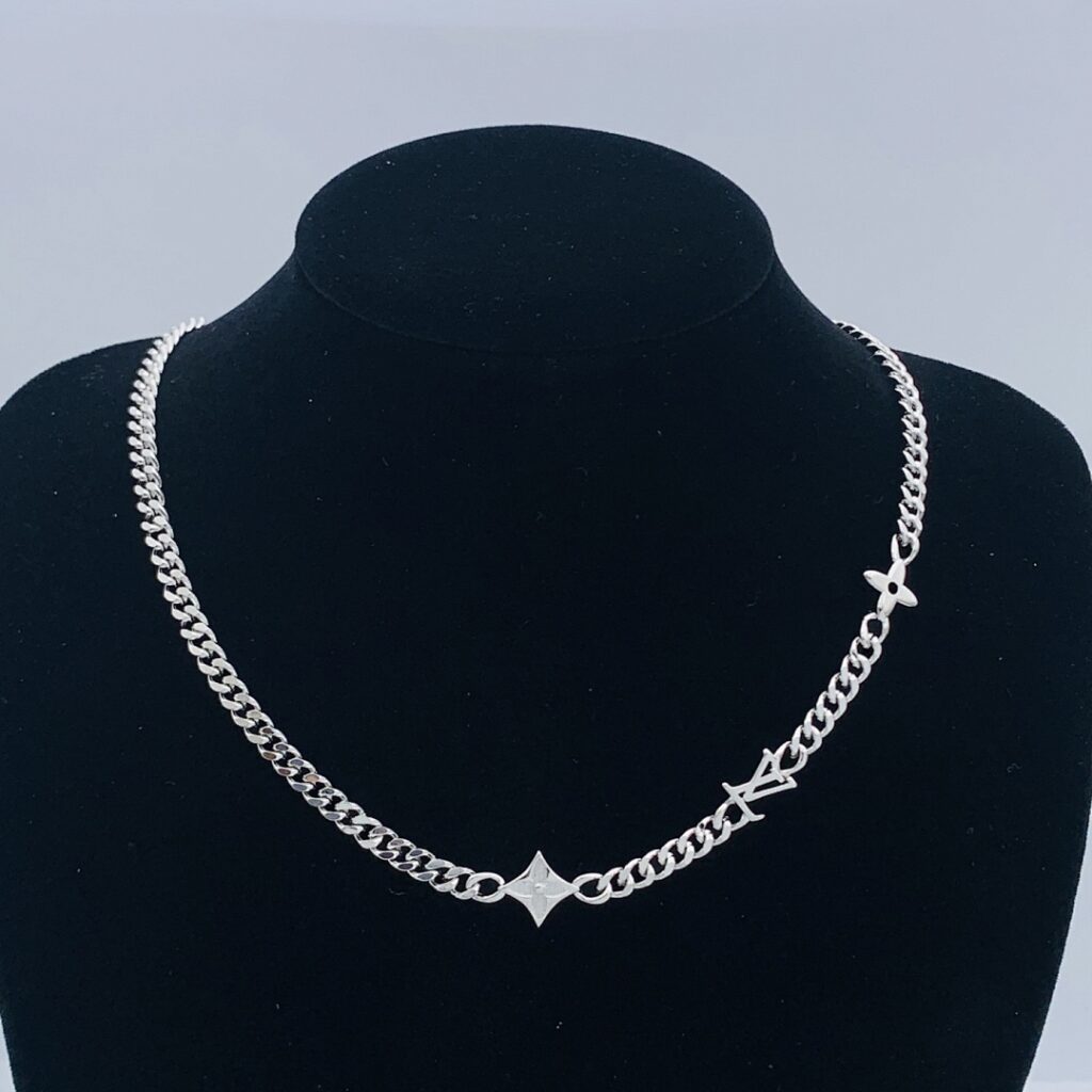 Louis Vuitton Jewelry Style 50