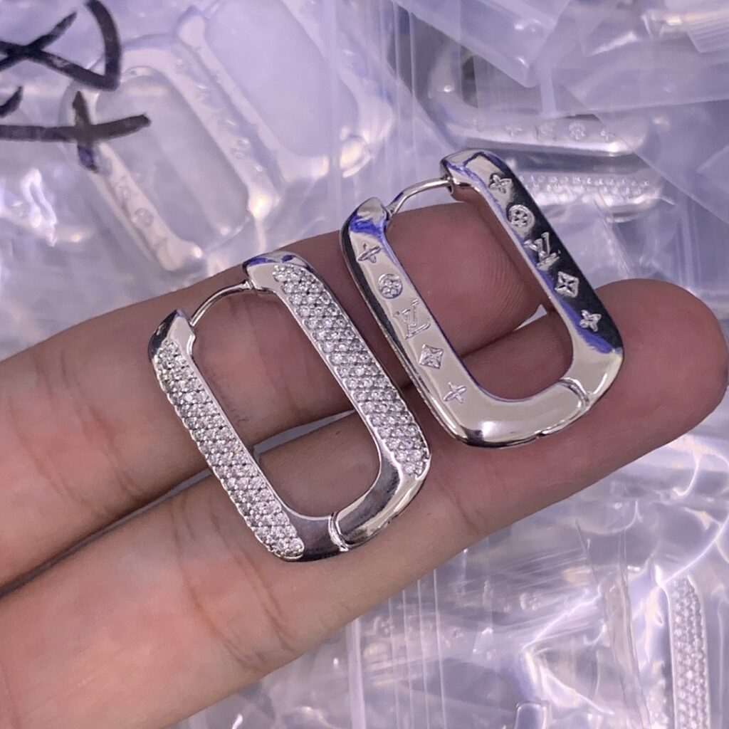 Louis Vuitton Jewelry Style 40