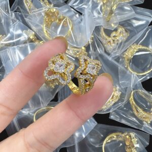 Louis Vuitton Jewelry Style 40