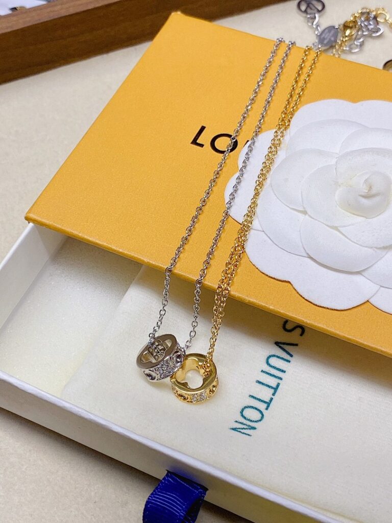 Louis Vuitton Jewelry Style 45