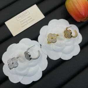 Louis Vuitton Jewelry Style 40