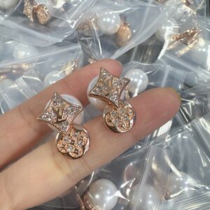 Louis Vuitton Jewelry Style 40