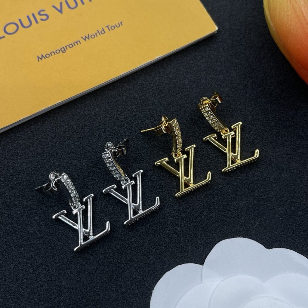 Louis Vuitton Jewelry Style 40