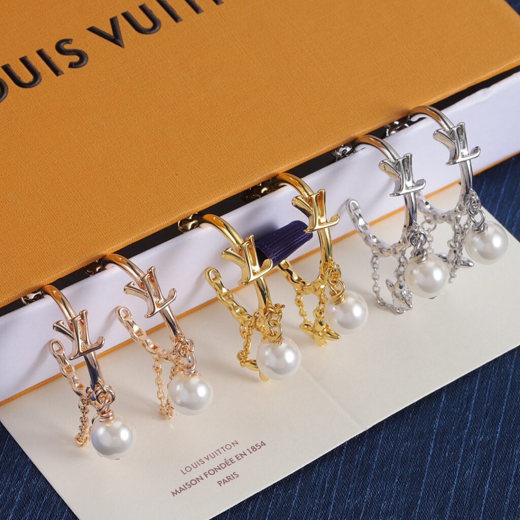 Louis Vuitton Jewelry Style 40