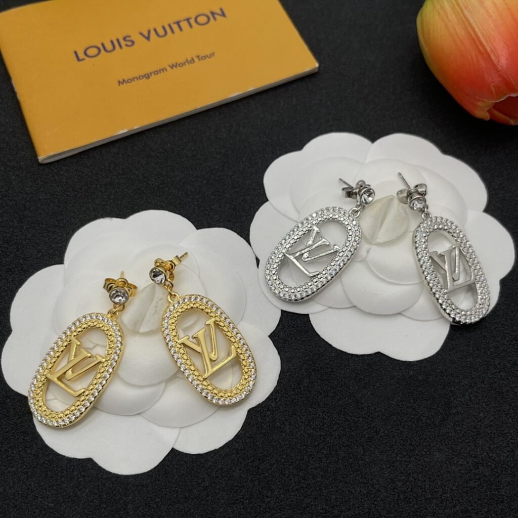 Louis Vuitton Jewelry Style 40