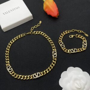 Valentino Necklace Style 55 45