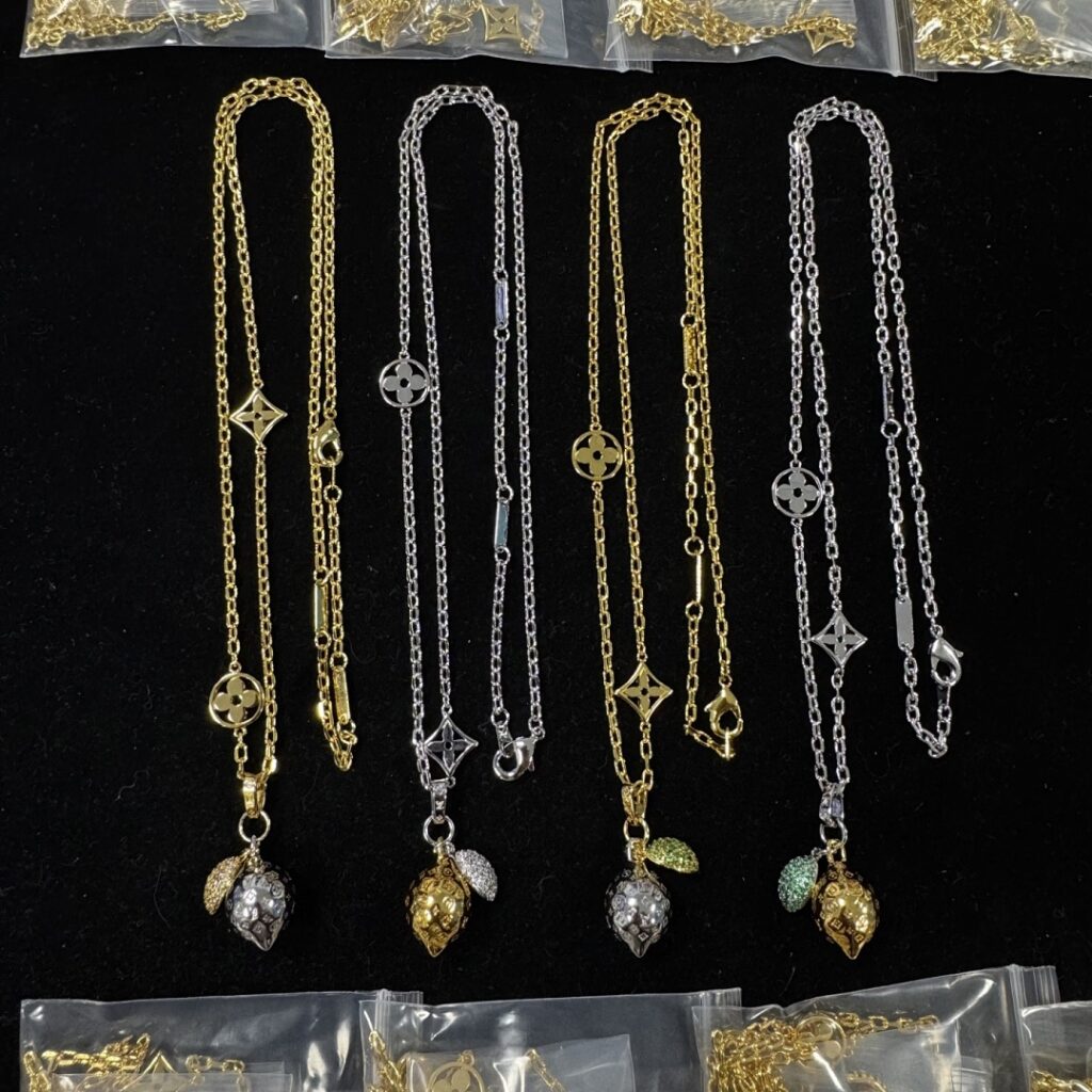 Louis Vuitton Jewelry Style 50