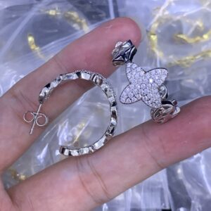 Louis Vuitton Jewelry Style 45