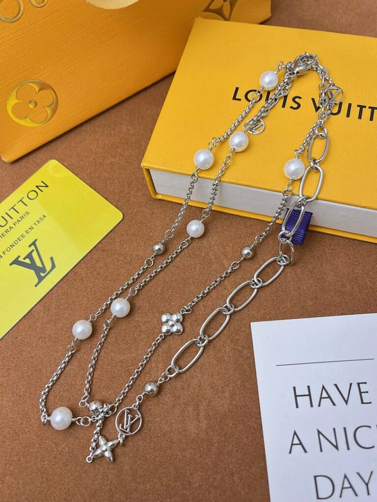 Louis Vuitton Jewelry Style 58