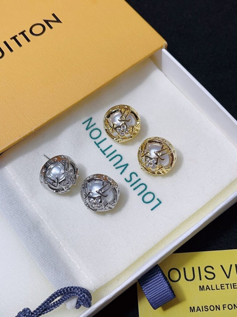 Louis Vuitton Jewelry Style 40