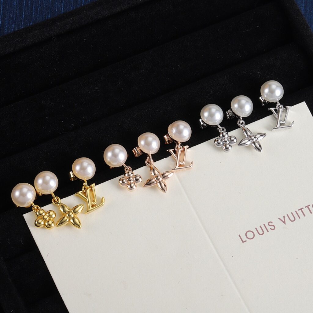 Louis Vuitton Jewelry Style 40