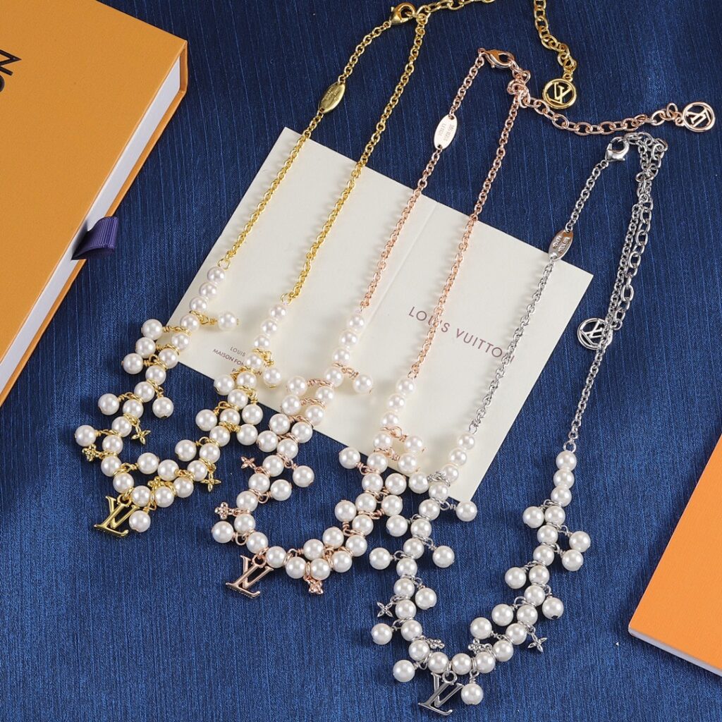 Louis Vuitton Jewelry Style 60