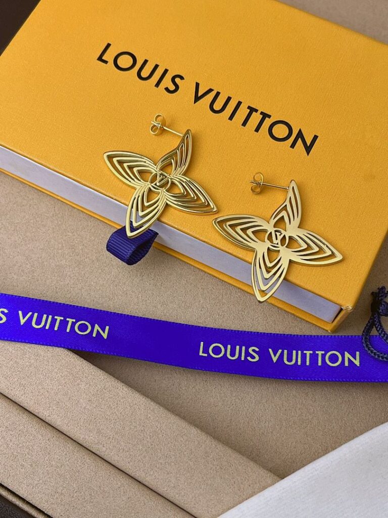 Louis Vuitton Jewelry Style 45