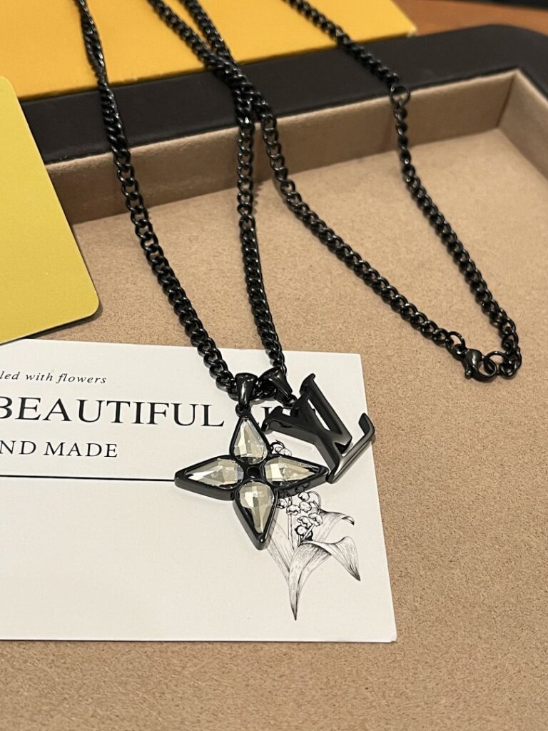 Louis Vuitton Jewelry Style 50