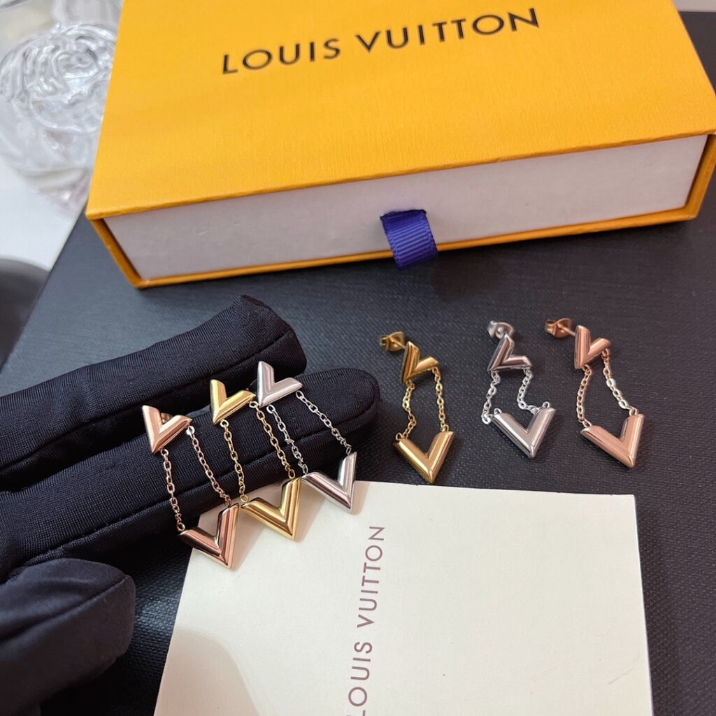 Louis Vuitton Jewelry Style 45