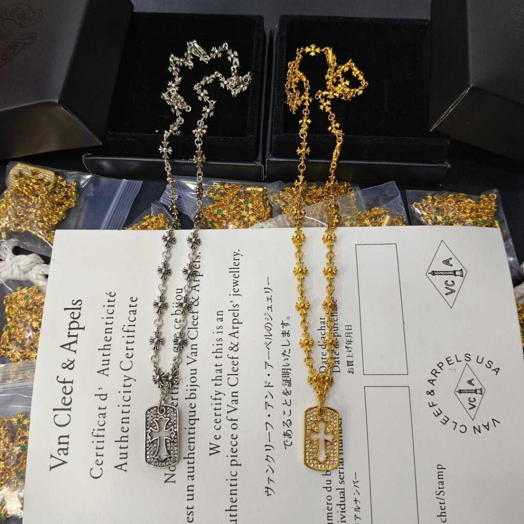Jewelry Style 80