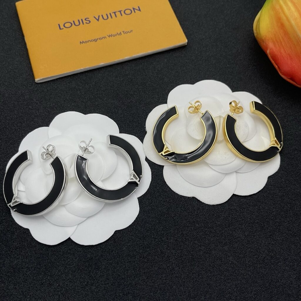 Louis Vuitton Jewelry Style 40