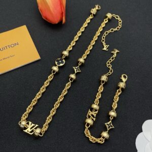Louis Vuitton Necklace Style 50 60