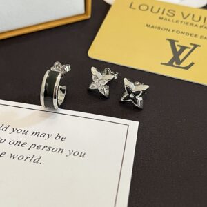Louis Vuitton Jewelry Style 45