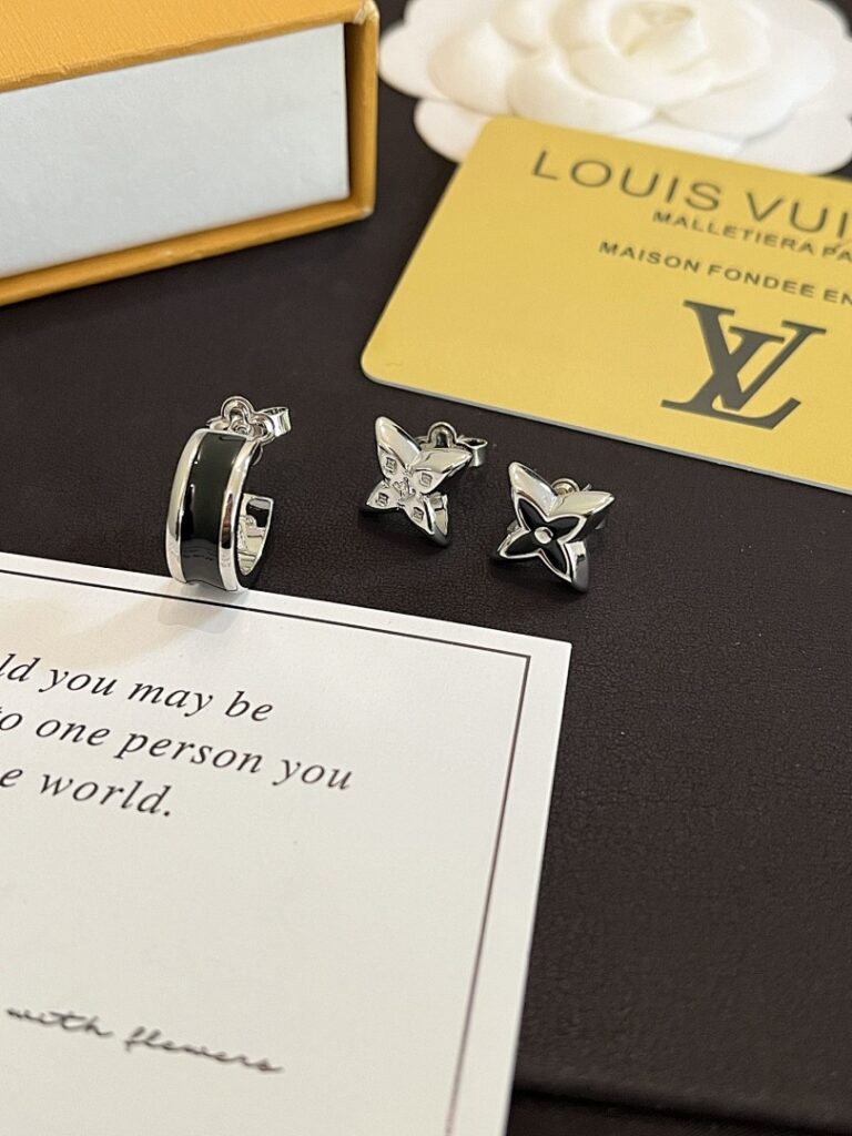 Louis Vuitton Jewelry Style 45